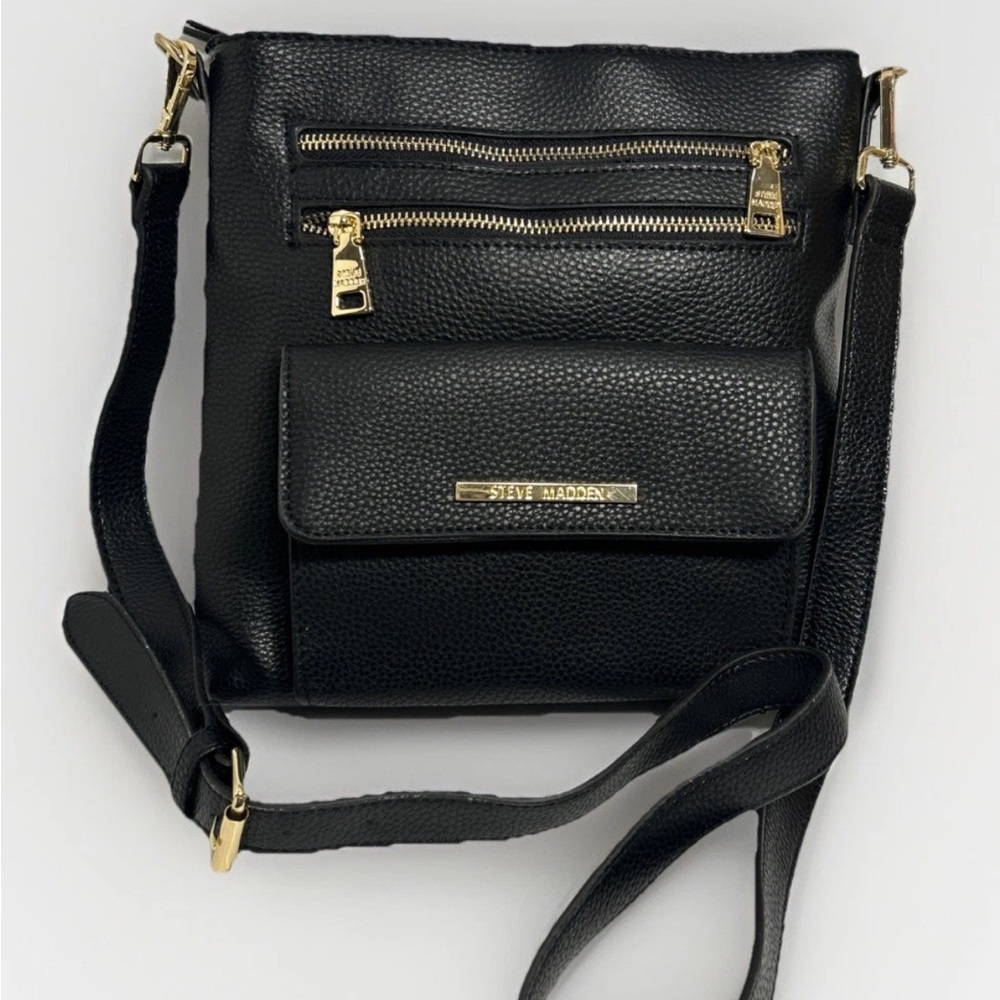 Steve Madden Blana Crossbody Bag in Black w Gold Tone Hardware NWOT